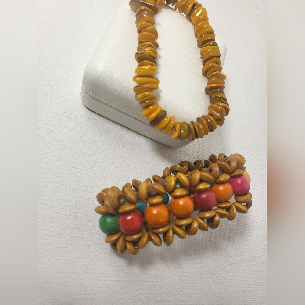 Shells, colored wood beaded - Picture 8 of 14